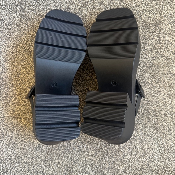 Madden Girl Mary Jane Chunky Platform Black Patent Faux Leather Shoes Size 9 - Picture 8 of 8